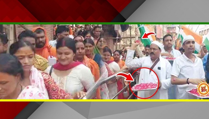 Muzaffarnagar बवाल के बीच Modi की Kashi मुसलमानों ने कांवड़ियों पर बरसाए फूल