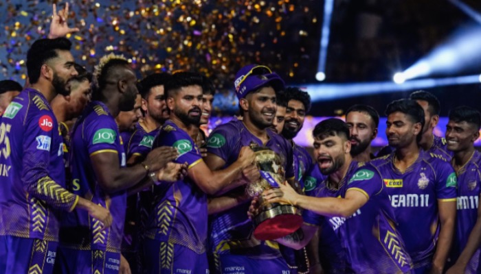 IPL 2025 में KKR कौन से 4 खिलाड़ियों को करने वाली है रिटेन, किंग खान को हो गई टेंशन