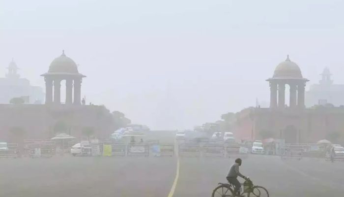 Delhi Pollution: दिल्ली में घुटने लगा दम, जहरीली हुई हवा, AQI पंहुचा खतरें के पार, दिल्ली सरकार की बढ़ी Tension