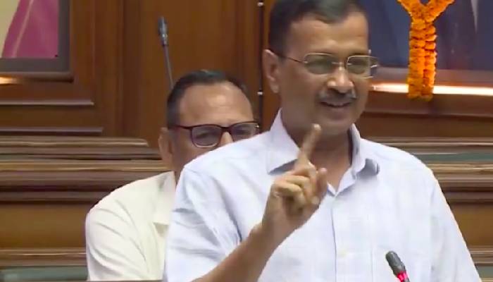 दिल्ली विधानसभा में ऐसा क्या हुआ जो केजरीवाल ने PM मोदी को बता दिया 'शक्तिशाली'