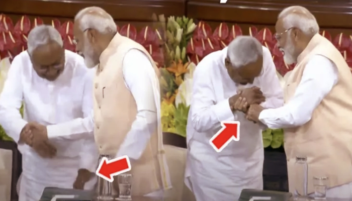 भरी सदन में Nitish Kumar ने PM Modi के छुए पैर देखकर चौंक गए सबके सब