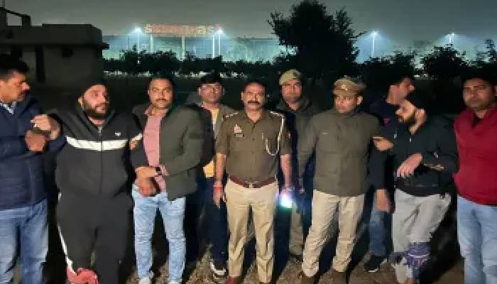 योगी की पुलिस ने नोएडा में मुठभेड़ कर गिरफ़्तार किए 25-25 हजार के दो इनामी बदमाश