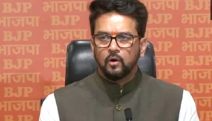 BJP सांसद अनुराग ठाकुर ने राहुल गांधी पर किया बड़ा हमला, कहा-"कांग्रेस का हाथ, भारत विरोधियों के साथ"