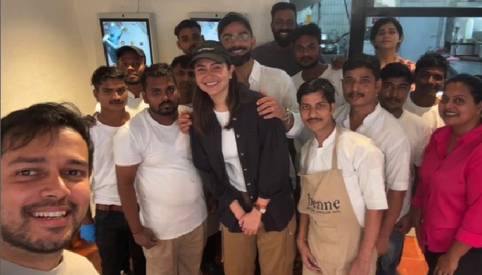 Virat - Anushka मुंबई के कैफ़े में डोसा कहने पहुँचे, एक्ट्रेस ने कहा - बचपन याद आ गया !