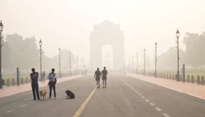 Delhi Pollution: दिल्लीवासियों को प्रदूषण से मिली थोड़ी राहत, AQI में हुई घटोतरी....