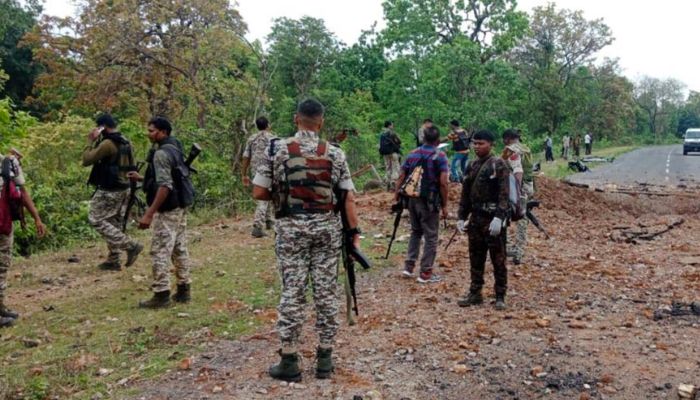 छत्तीसगढ़ में सुरक्षाबलों ने एक बड़ी कार्रवाई में 10 नक्सलियों को मार गिराया, AK-47 समेत कई हथियार हुए बरामद