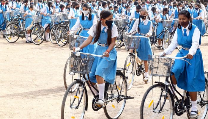 Free Cycle Yojana: इन छात्र - छात्राओं को मिल रही है फ्री साइकिल योजना, जल्दी उठाएं स्कीम का लाभ