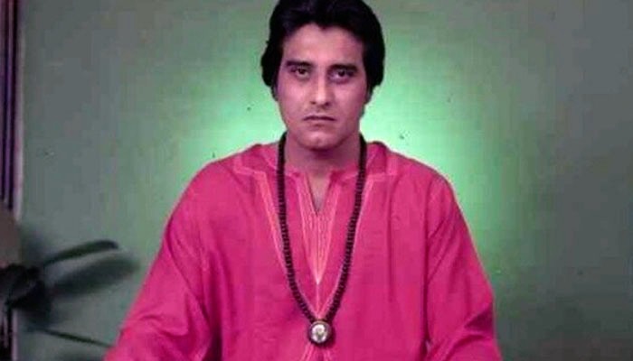 Vinod Khanna Biography: आखिर ऐसा क्या हुआ कि सुपर स्टार से संन्यासी बन गए थे विनोद खन्ना