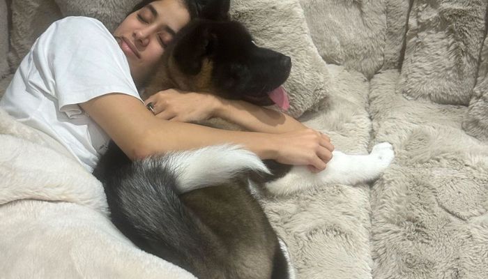 Janhvi Kapoor जूझ रही है इस गंभीर बीमारी से ,इस वजह से होने लगती है घबराहट