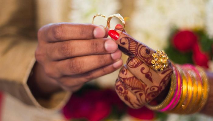 UP Mukhyamantri Samuhik Vivah Yojana: शादी करने के लिए सरकार दे रही है 51 हजार रूपये, जानिए क्या है इस योजना के फायदे