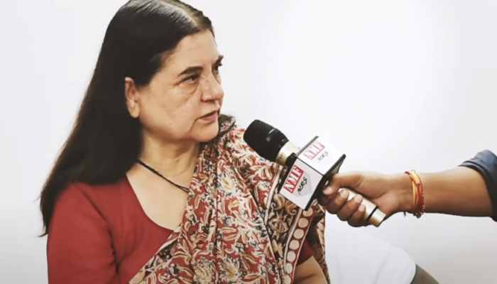 Modi ने काटा Varun का टिकट तो मां Maneka Gandhi ने सुनिये क्या कहा ?