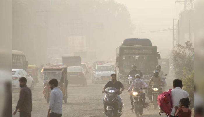 Delhi Pollution: दिल्ली में बढ़ते पोल्लुशन से इन चीजों पर लगी पाबंदियां, आज से लागू किए गए ग्रैप-2 प्रतिबंध