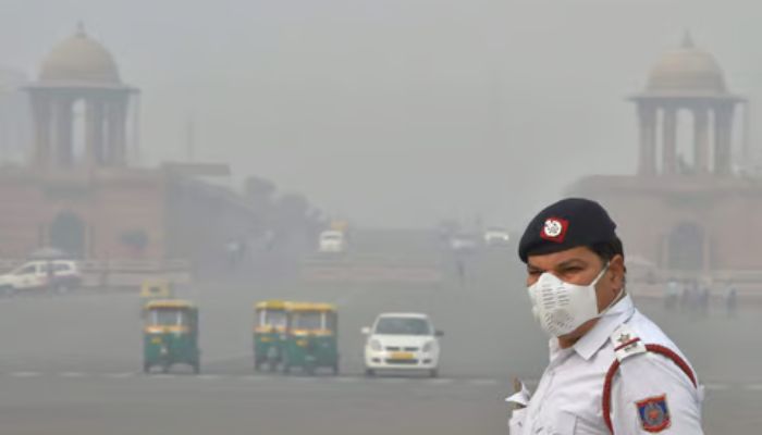 Delhi Pollution: आपके क्षेत्र में प्रदूषण दिखें तो तुरंत फोटो खींच कर इस एप पर भेजें, सरकार ने शुरू की नई मुहीम