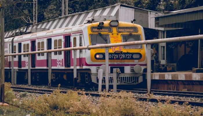 Indian Railway: अब नहीं कर सकते है जवान फ्री में ट्रेन यात्रा, जानें और कौन से बदलें है नियम ...