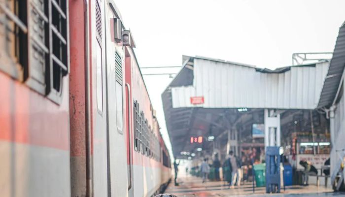 Indian Railway: नवरात्रि व्रत के दौरान करना पड़ रहा है ट्रेन से सफर तो आईआरटीसी लेकर आई है सात्विक भोजन का मेन्यू