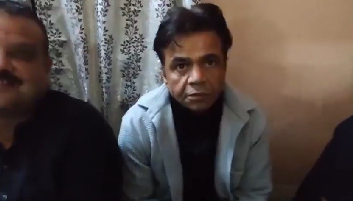 पत्रकार के सवाल पर भड़के  Rajpal Yadav कर बैठे बदसलूकी, लोगों ने अच्छे से सबक सिखा दिया !