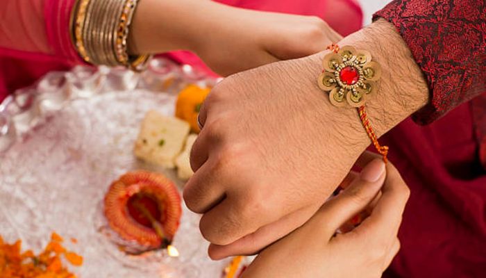 Raksha Bandhan 2024: इस रक्षा बंधन इन गैजेट से करें अपनी बहन को खुश, कीमत सिर्फ इतनी ...