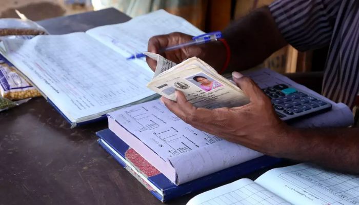 Ration Card: राशन कार्ड को लेकर फिर शुरू हुई ठगी, फ्री अनाज का लालच देकर मांग रहे है दस्तावेज, फिर भेज रहे है विदेश