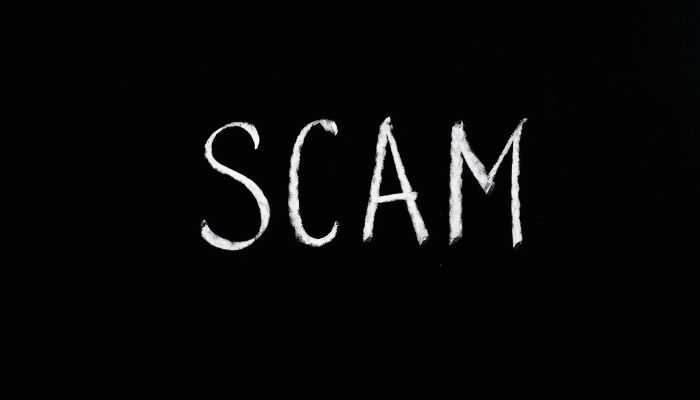 UPI Scam: हो रही है UPI पेमेंट के नाम पर ठगी, ऐसे लूट रहे है स्कैमर्स...