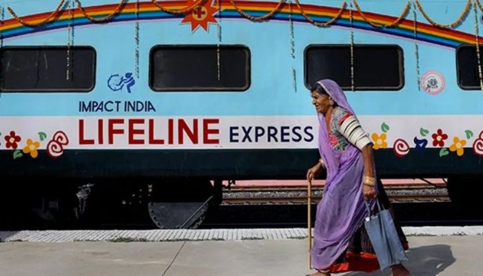 अब आपकी जान बचाएगी चलती फिरती पटरी पर दौड़ती Train Ambulance, जानें क्या क्या मिलेगी सुविधा